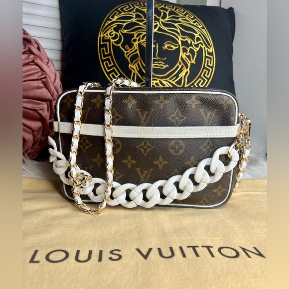 Louis Vuitton Crossbody authentic - Picture 2 of 7